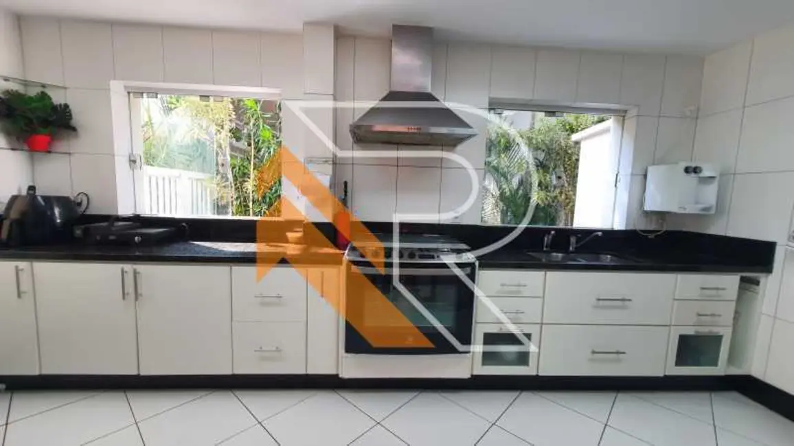 Foto 8 de Casa de Condomínio com 4 quartos à venda, 350m2 em Niteroi - RJ