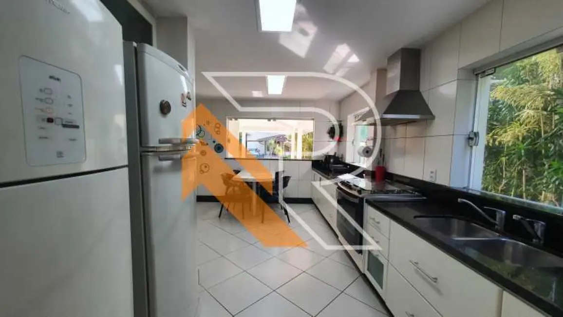 Foto 9 de Casa de Condomínio com 4 quartos à venda, 350m2 em Niteroi - RJ