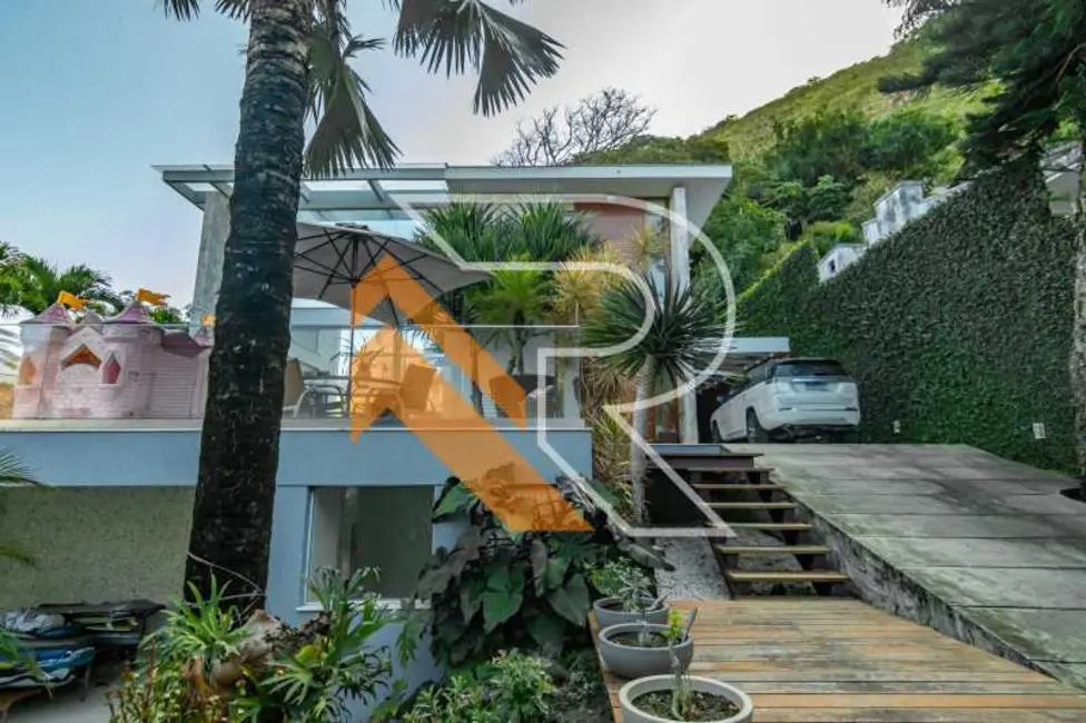 Foto 3 de Casa com 5 quartos à venda, 817m2 em Niteroi - RJ