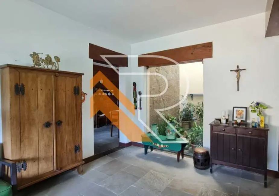 Casa com 4 quartos à venda, 251m2 em Niteroi - RJ - imagem 5 Foto 5 de Casa com 4 quartos à venda, 251m2 em Niteroi - RJ