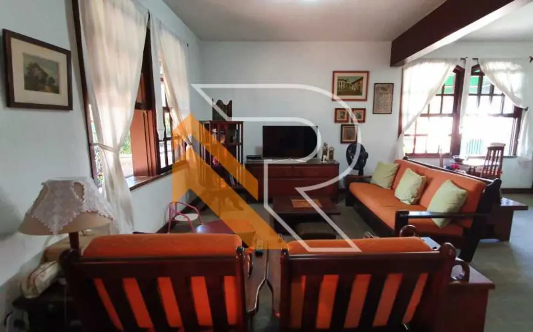 Casa com 4 quartos à venda, 251m2 em Niteroi - RJ - imagem 3 Foto 3 de Casa com 4 quartos à venda, 251m2 em Niteroi - RJ