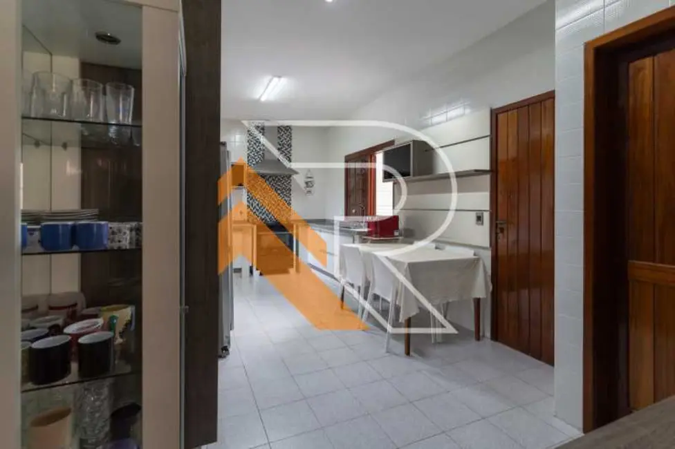 Foto 6 de Casa com 5 quartos à venda, 300m2 em Niteroi - RJ