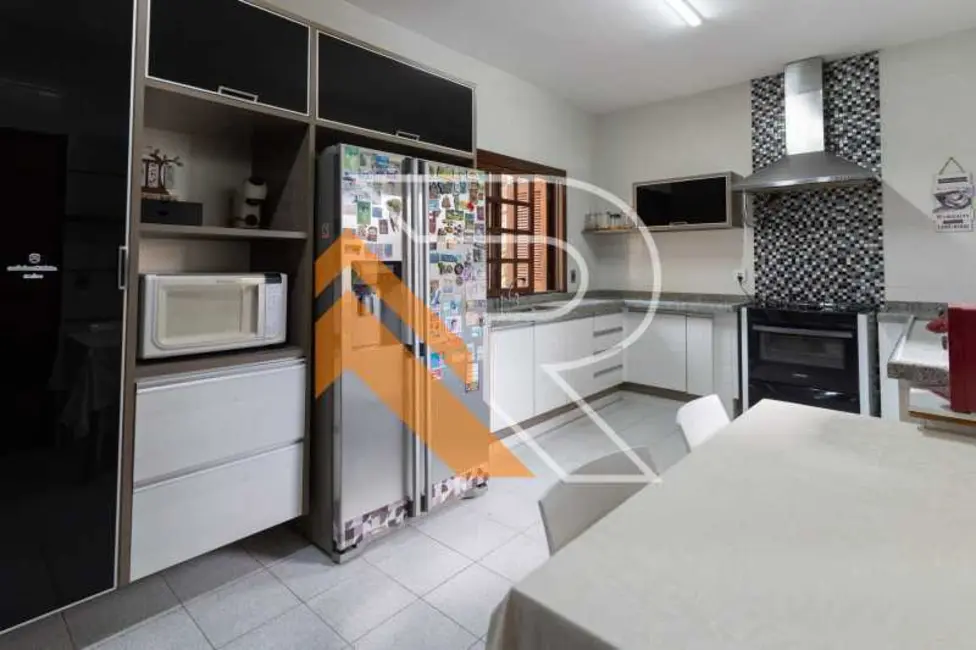 Foto 8 de Casa com 5 quartos à venda, 300m2 em Niteroi - RJ