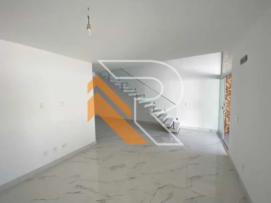 Foto 3 de Casa com 4 quartos à venda, 213m2 em Niteroi - RJ