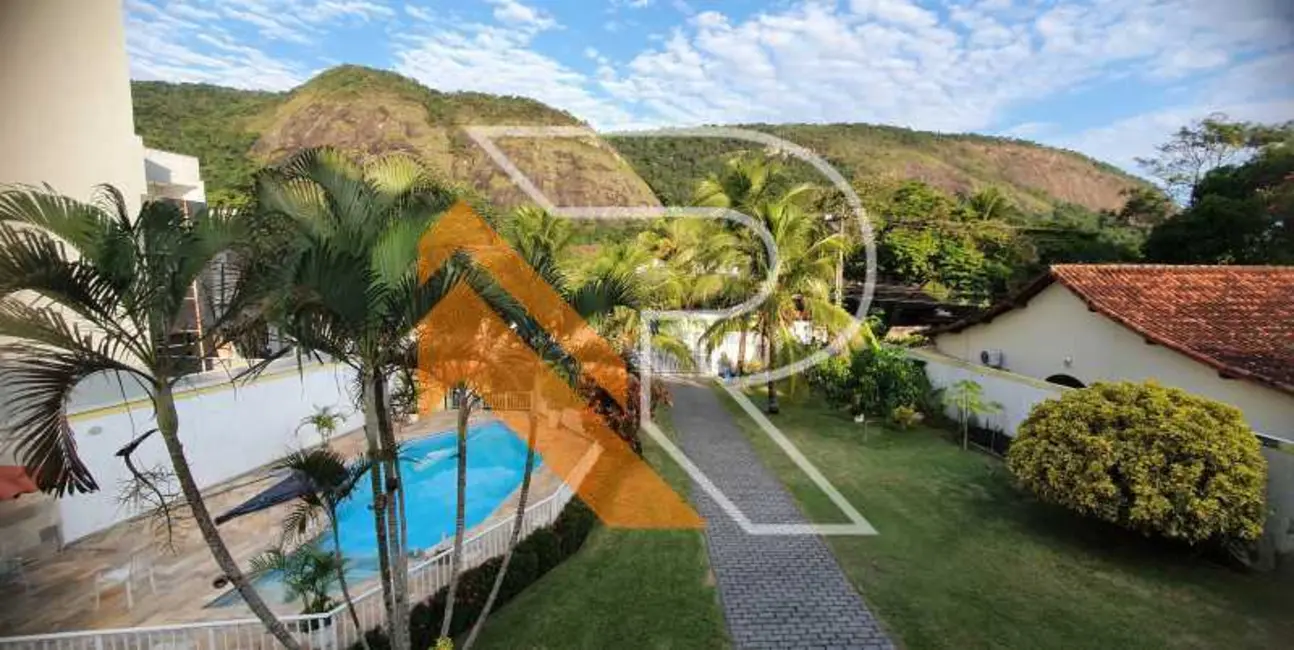 Foto 1 de Casa com 3 quartos à venda, 304m2 em Niteroi - RJ