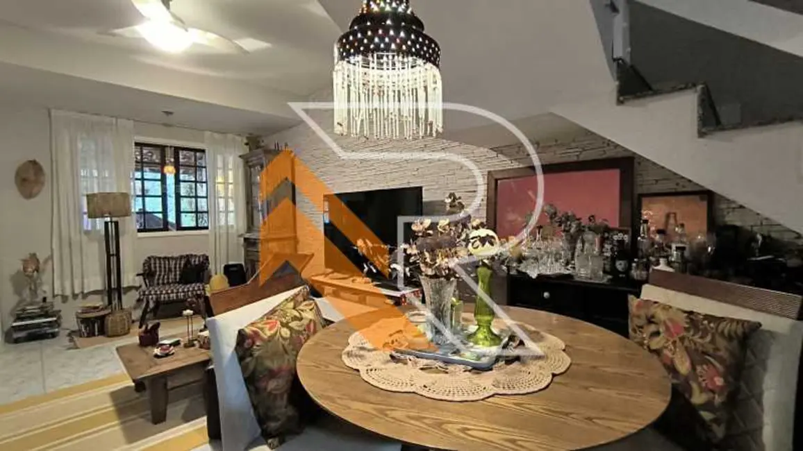 Casa com 4 quartos à venda, 120m2 em Niteroi - RJ - imagem 6 Foto 6 de Casa com 4 quartos à venda, 120m2 em Niteroi - RJ