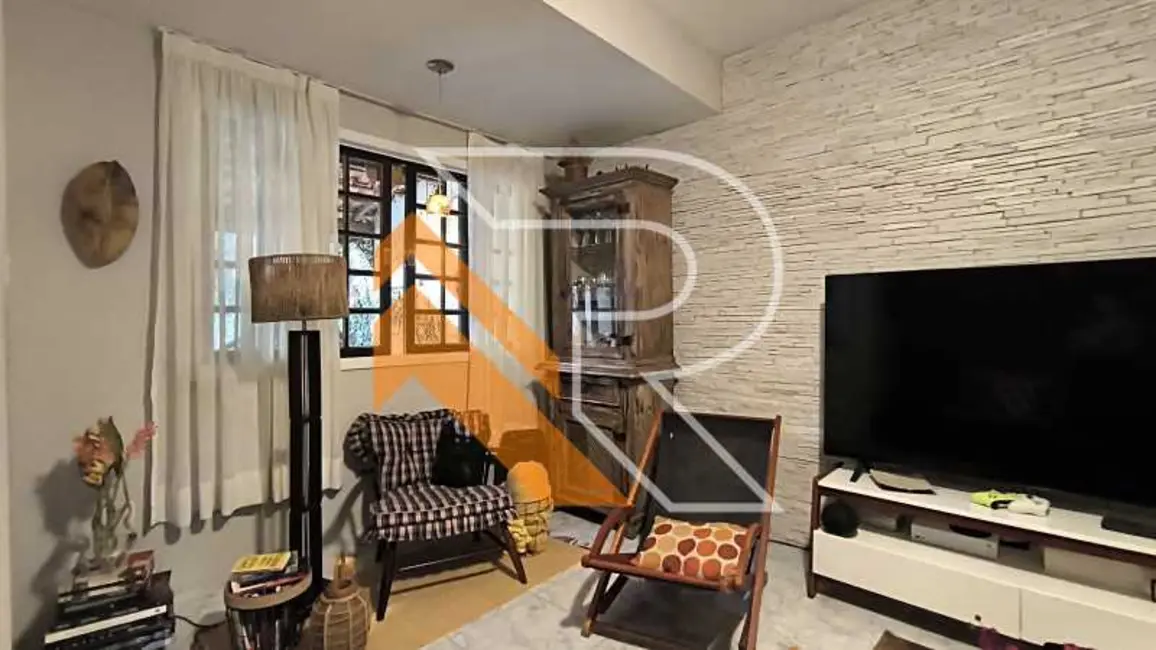 Casa com 4 quartos à venda, 120m2 em Niteroi - RJ - imagem 4 Foto 4 de Casa com 4 quartos à venda, 120m2 em Niteroi - RJ