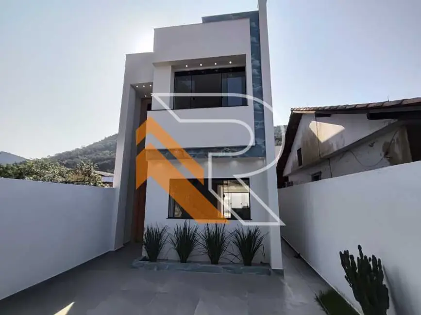 Foto 1 de Casa com 4 quartos à venda, 131m2 em Niteroi - RJ