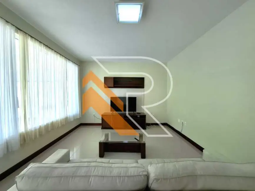 Foto 3 de Casa com 8 quartos à venda, 378m2 em Niteroi - RJ