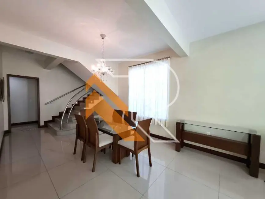 Foto 6 de Casa com 8 quartos à venda, 378m2 em Niteroi - RJ