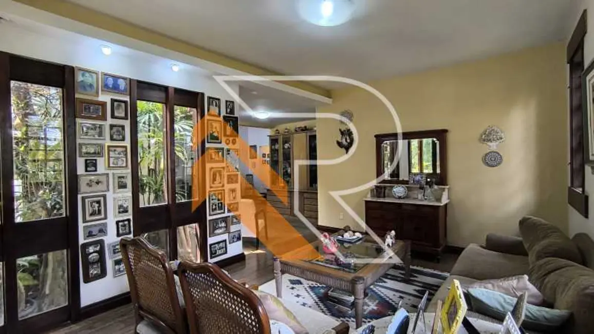 Casa de Condomínio com 5 quartos à venda, 289m2 em Niteroi - RJ - imagem 9 Foto 9 de Casa de Condomínio com 5 quartos à venda, 289m2 em Niteroi - RJ