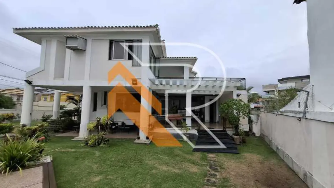 Foto 2 de Casa com 4 quartos à venda, 484m2 em Niteroi - RJ