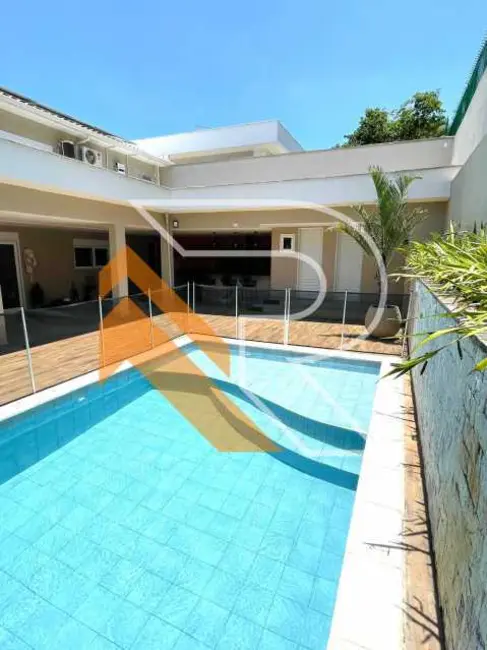 Casa com 5 quartos à venda, 450m2 em Niteroi - RJ - imagem 2 Foto 2 de Casa com 5 quartos à venda, 450m2 em Niteroi - RJ