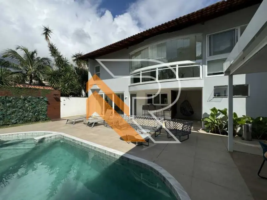 Foto 1 de Casa de Condomínio com 3 quartos à venda, 230m2 em Niteroi - RJ