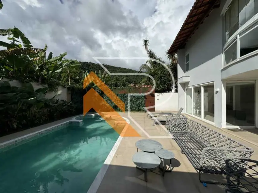 Foto 2 de Casa de Condomínio com 3 quartos à venda, 230m2 em Niteroi - RJ