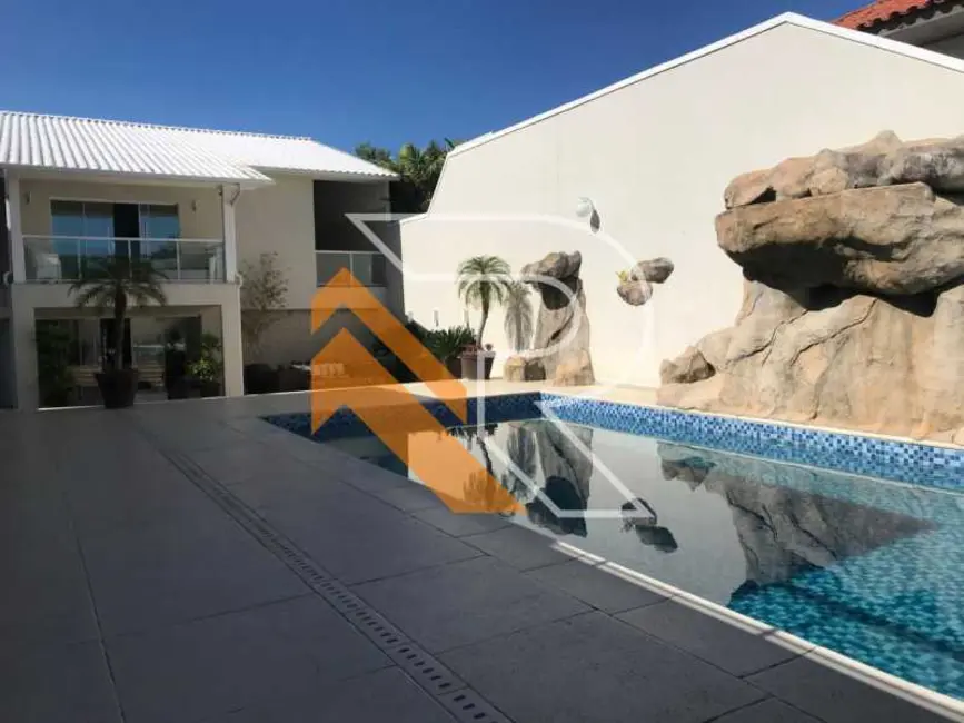 Foto 3 de Casa com 6 quartos à venda, 602m2 em Niteroi - RJ