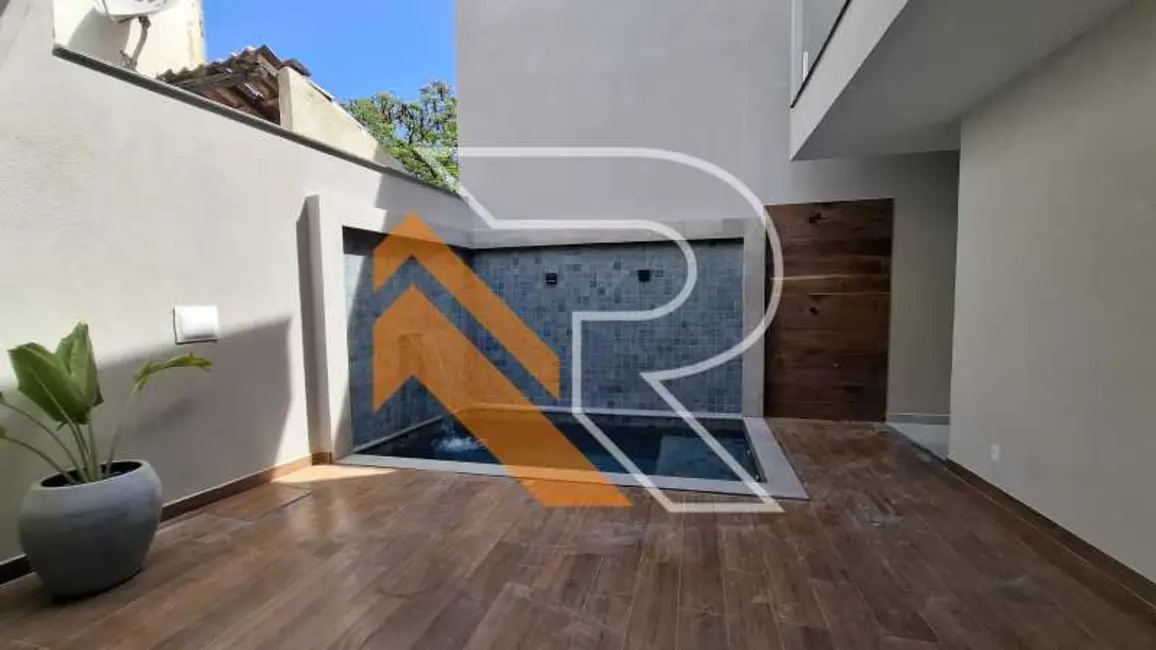 Foto 2 de Casa com 3 quartos à venda, 192m2 em Niteroi - RJ