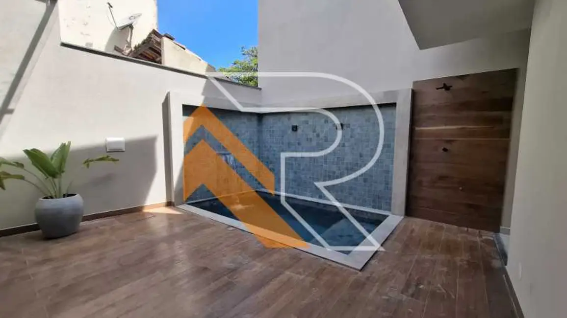 Foto 1 de Casa com 3 quartos à venda, 190m2 em Niteroi - RJ