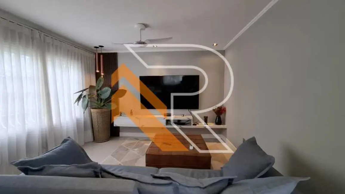 Casa com 3 quartos à venda, 297m2 em Niteroi - RJ - imagem 6 Foto 6 de Casa com 3 quartos à venda, 297m2 em Niteroi - RJ