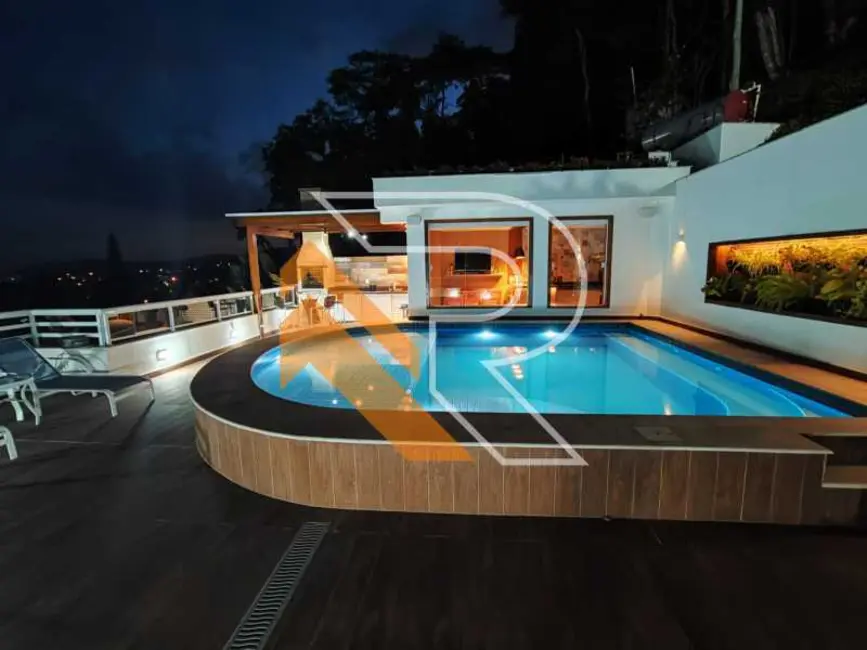 Casa de Condomínio com 6 quartos à venda, 855m2 em Niteroi - RJ - imagem 2 Foto 2 de Casa de Condomínio com 6 quartos à venda, 855m2 em Niteroi - RJ