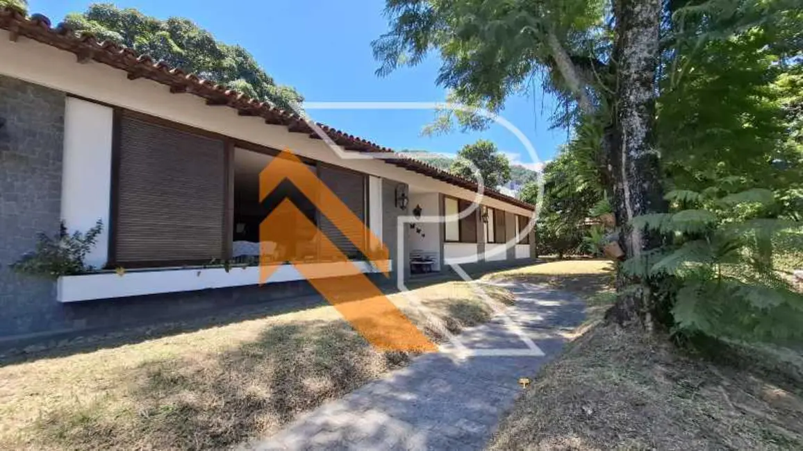 Foto 1 de Casa com 4 quartos para alugar, 334m2 em Niteroi - RJ