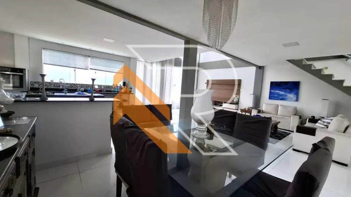 Casa com 4 quartos para alugar, 284m2 em Niteroi - RJ - imagem 7 Foto 7 de Casa com 4 quartos para alugar, 284m2 em Niteroi - RJ