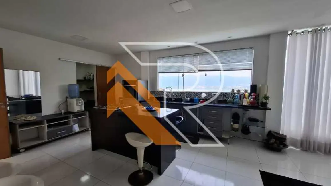 Casa com 4 quartos para alugar, 284m2 em Niteroi - RJ - imagem 9 Foto 9 de Casa com 4 quartos para alugar, 284m2 em Niteroi - RJ