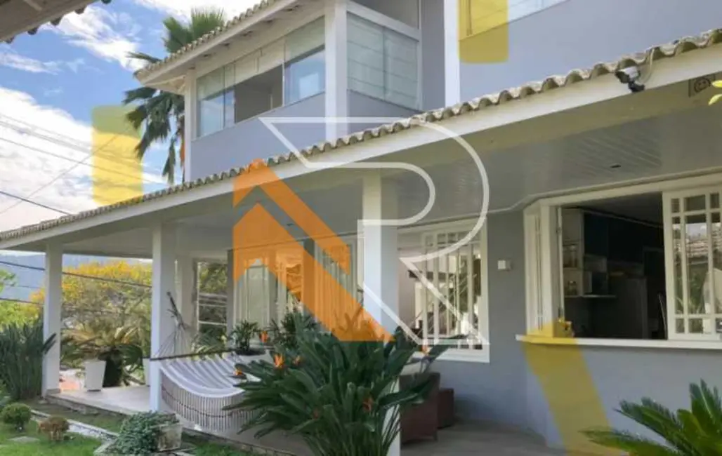 Foto 3 de Casa de Condomínio com 4 quartos para alugar, 245m2 em Niteroi - RJ