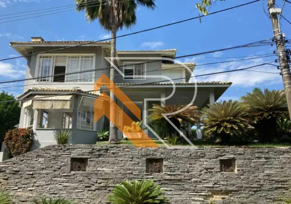 Foto 2 de Casa de Condomínio com 4 quartos para alugar, 245m2 em Niteroi - RJ