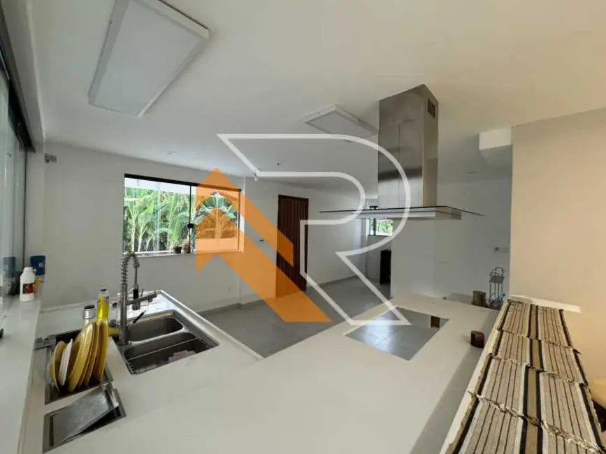 Foto 3 de Casa de Condomínio com 4 quartos à venda, 380m2 em Niteroi - RJ