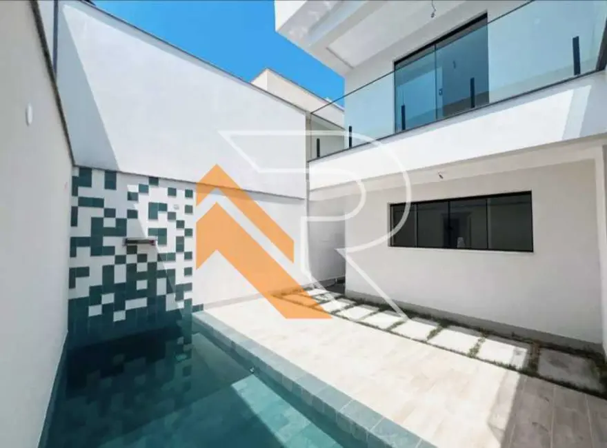 Casa com 3 quartos à venda, 210m2 em Niteroi - RJ - imagem 3 Foto 3 de Casa com 3 quartos à venda, 210m2 em Niteroi - RJ