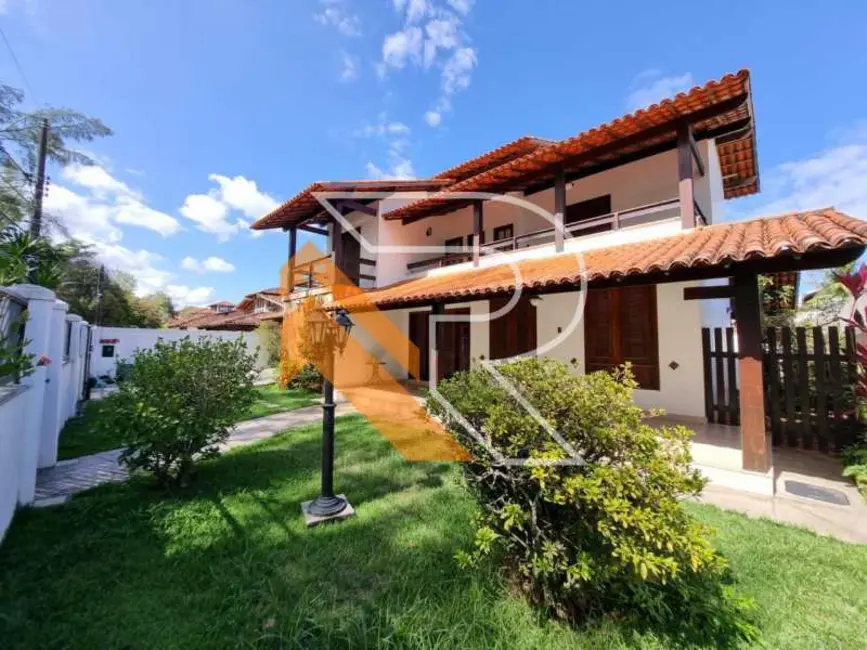 Casa com 3 quartos à venda, 300m2 em Niteroi - RJ - imagem 2 Foto 2 de Casa com 3 quartos à venda, 300m2 em Niteroi - RJ