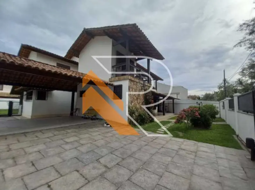 Casa com 3 quartos à venda, 300m2 em Niteroi - RJ - imagem 4 Foto 4 de Casa com 3 quartos à venda, 300m2 em Niteroi - RJ