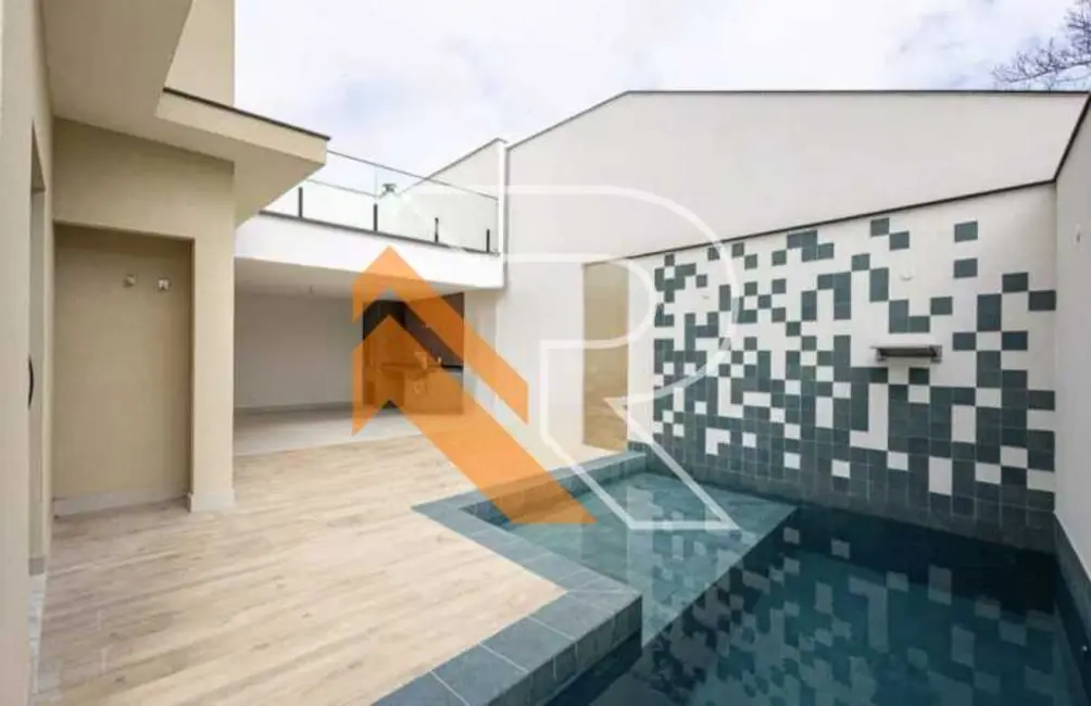 Casa com 3 quartos à venda, 242m2 em Niteroi - RJ - imagem 1 Foto 1 de Casa com 3 quartos à venda, 242m2 em Niteroi - RJ