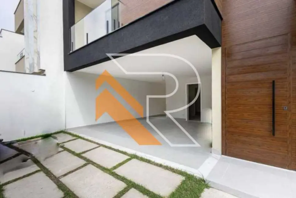 Casa com 3 quartos à venda, 242m2 em Niteroi - RJ - imagem 3 Foto 3 de Casa com 3 quartos à venda, 242m2 em Niteroi - RJ