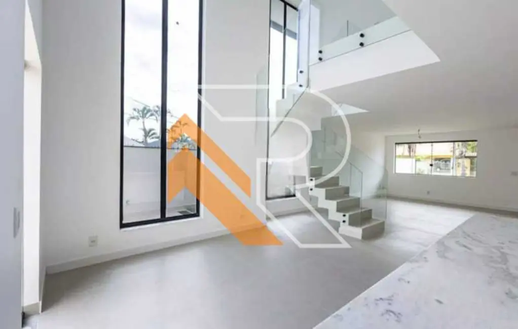 Casa com 3 quartos à venda, 242m2 em Niteroi - RJ - imagem 6 Foto 6 de Casa com 3 quartos à venda, 242m2 em Niteroi - RJ