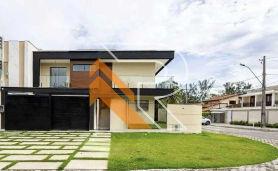 Casa com 3 quartos à venda, 242m2 em Niteroi - RJ - imagem 2 Foto 2 de Casa com 3 quartos à venda, 242m2 em Niteroi - RJ