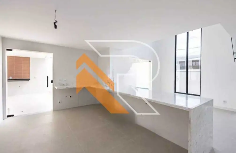 Casa com 3 quartos à venda, 242m2 em Niteroi - RJ - imagem 7 Foto 7 de Casa com 3 quartos à venda, 242m2 em Niteroi - RJ