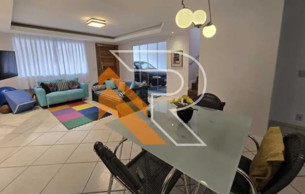 Foto 3 de Casa de Condomínio com 3 quartos à venda, 147m2 em Niteroi - RJ