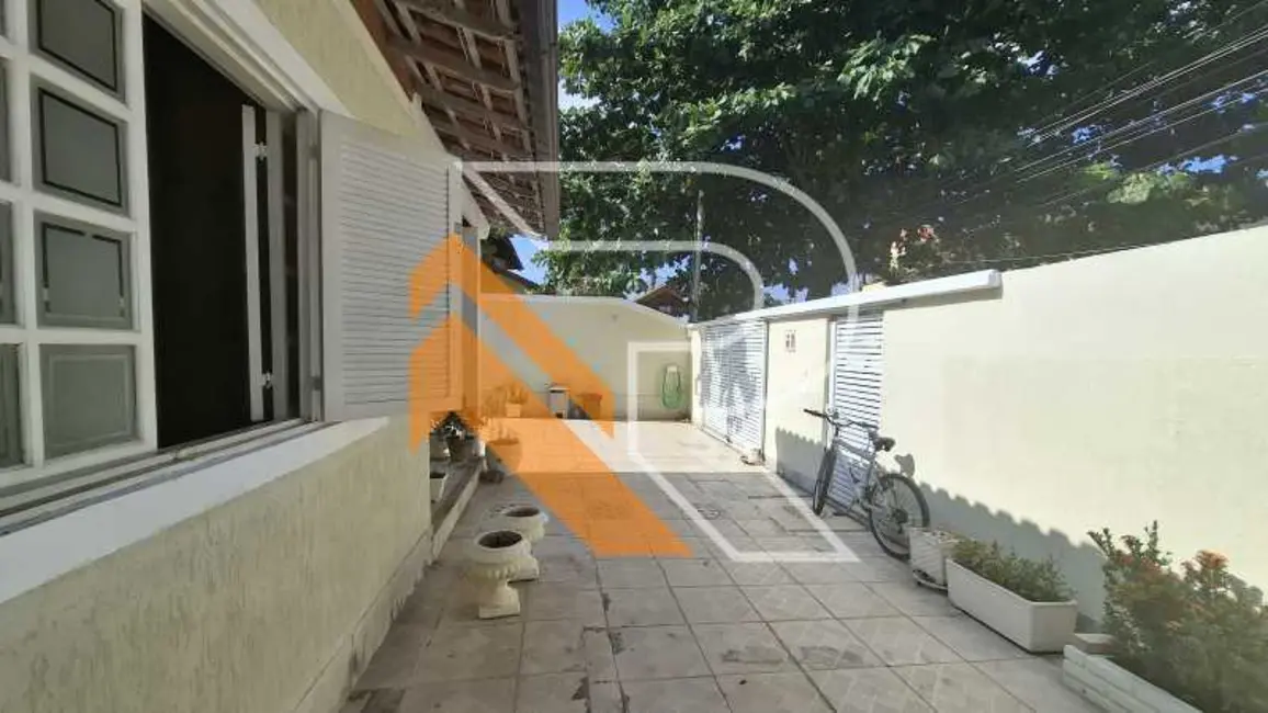 Foto 3 de Casa com 6 quartos à venda, 235m2 em Niteroi - RJ