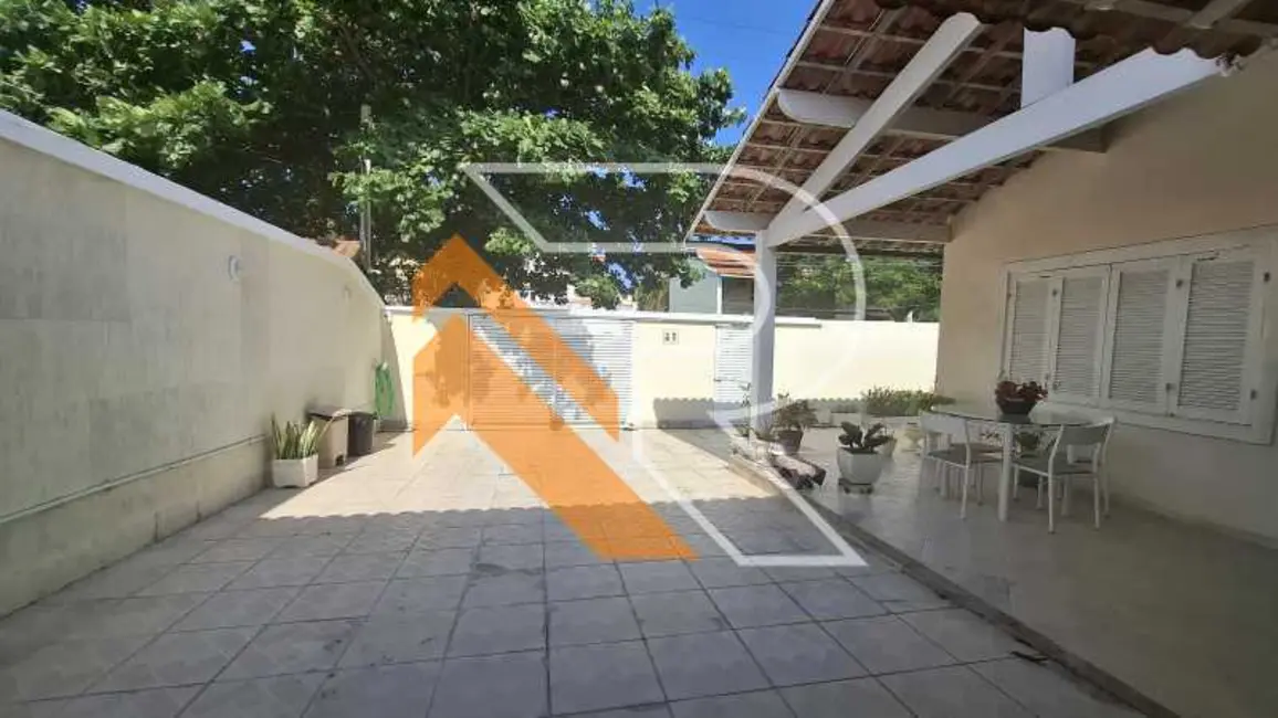 Foto 2 de Casa com 6 quartos à venda, 235m2 em Niteroi - RJ