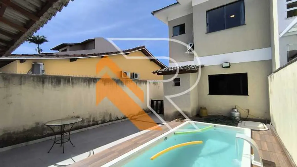 Foto 2 de Casa com 4 quartos à venda, 126m2 em Niteroi - RJ