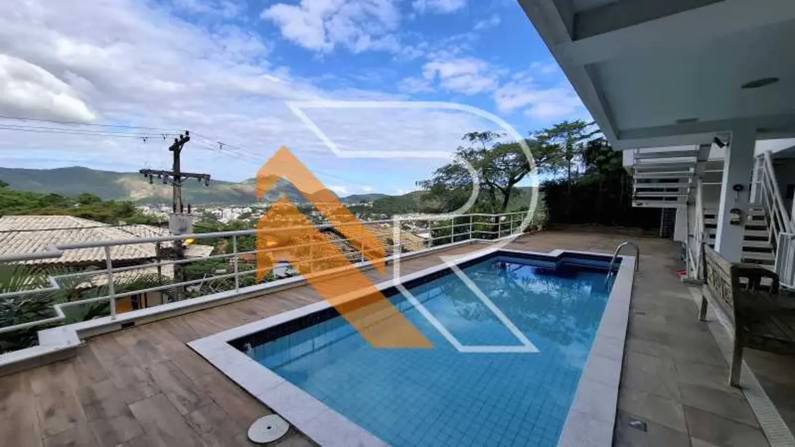 Foto 1 de Casa de Condomínio com 5 quartos para alugar, 348m2 em Niteroi - RJ