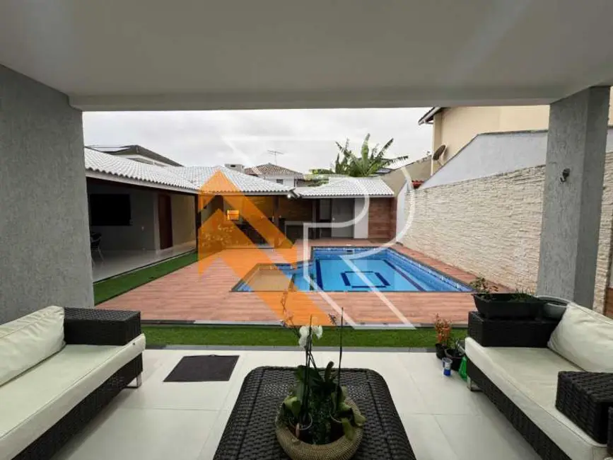 Foto 1 de Casa de Condomínio com 5 quartos à venda, 289m2 em Niteroi - RJ