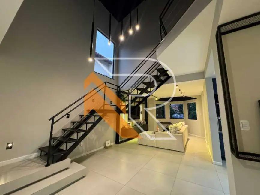 Foto 6 de Casa de Condomínio com 5 quartos à venda, 289m2 em Niteroi - RJ