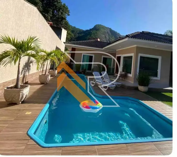 Foto 3 de Casa com 3 quartos à venda, 141m2 em Marica - RJ