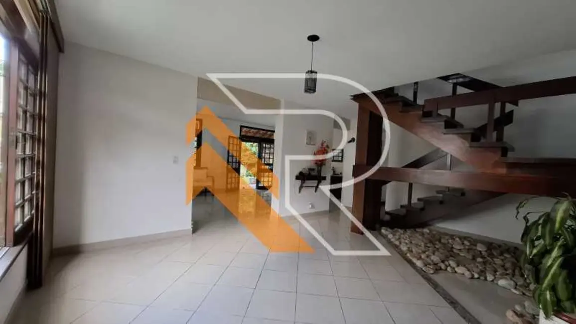 Casa de Condomínio com 4 quartos à venda e para alugar, 302m2 em Niteroi - RJ - imagem 3 Foto 3 de Casa de Condomínio com 4 quartos à venda e para alugar, 302m2 em Niteroi - RJ