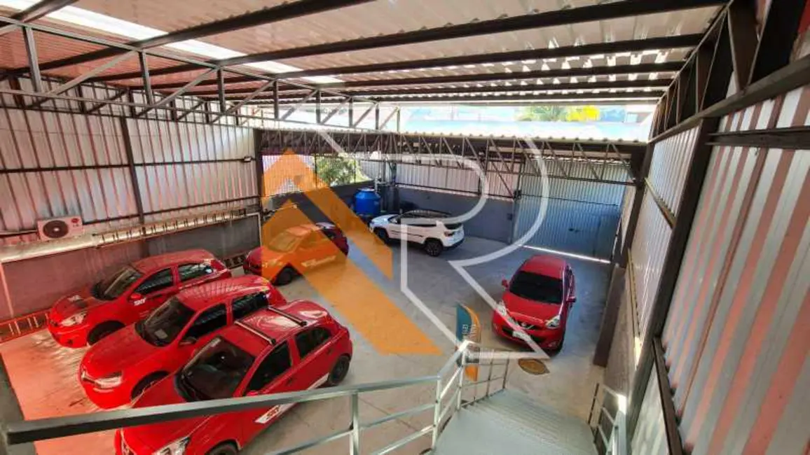 Armazém / Galpão à venda, 360m2 em Niteroi - RJ - imagem 5 Foto 5 de Armazém / Galpão à venda, 360m2 em Niteroi - RJ