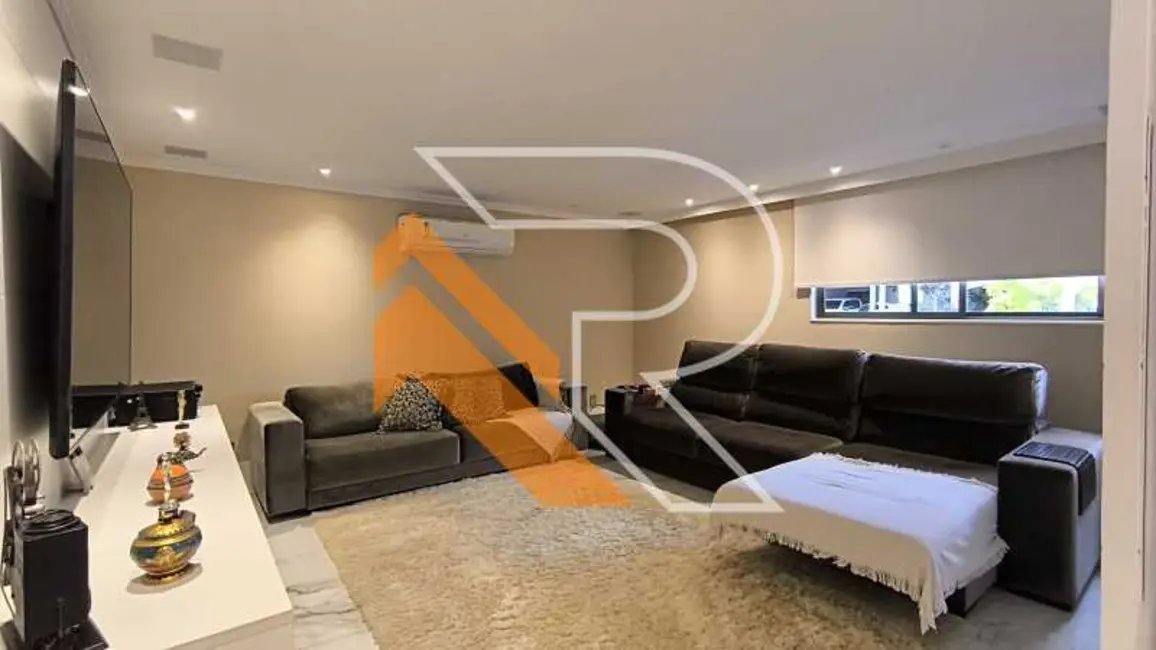 Casa de Condomínio com 4 quartos à venda, 365m2 em Niteroi - RJ - imagem 3 Foto 3 de Casa de Condomínio com 4 quartos à venda, 365m2 em Niteroi - RJ