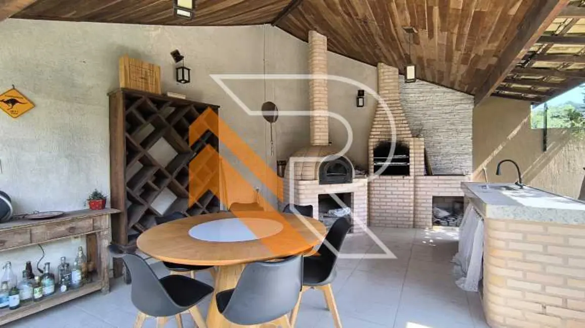 Casa com 4 quartos à venda e para alugar, 250m2 em Niteroi - RJ - imagem 7 Foto 7 de Casa com 4 quartos à venda e para alugar, 250m2 em Niteroi - RJ